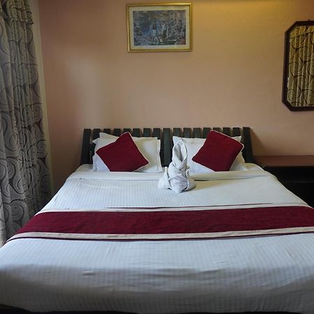 Hotel Travelers Home Катманду Екстериор снимка