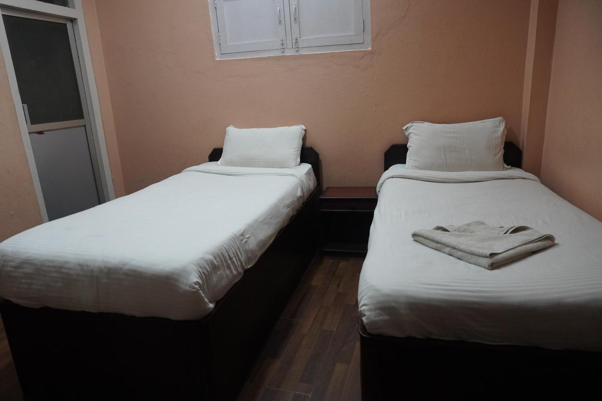 Hotel Travelers Home Катманду Екстериор снимка