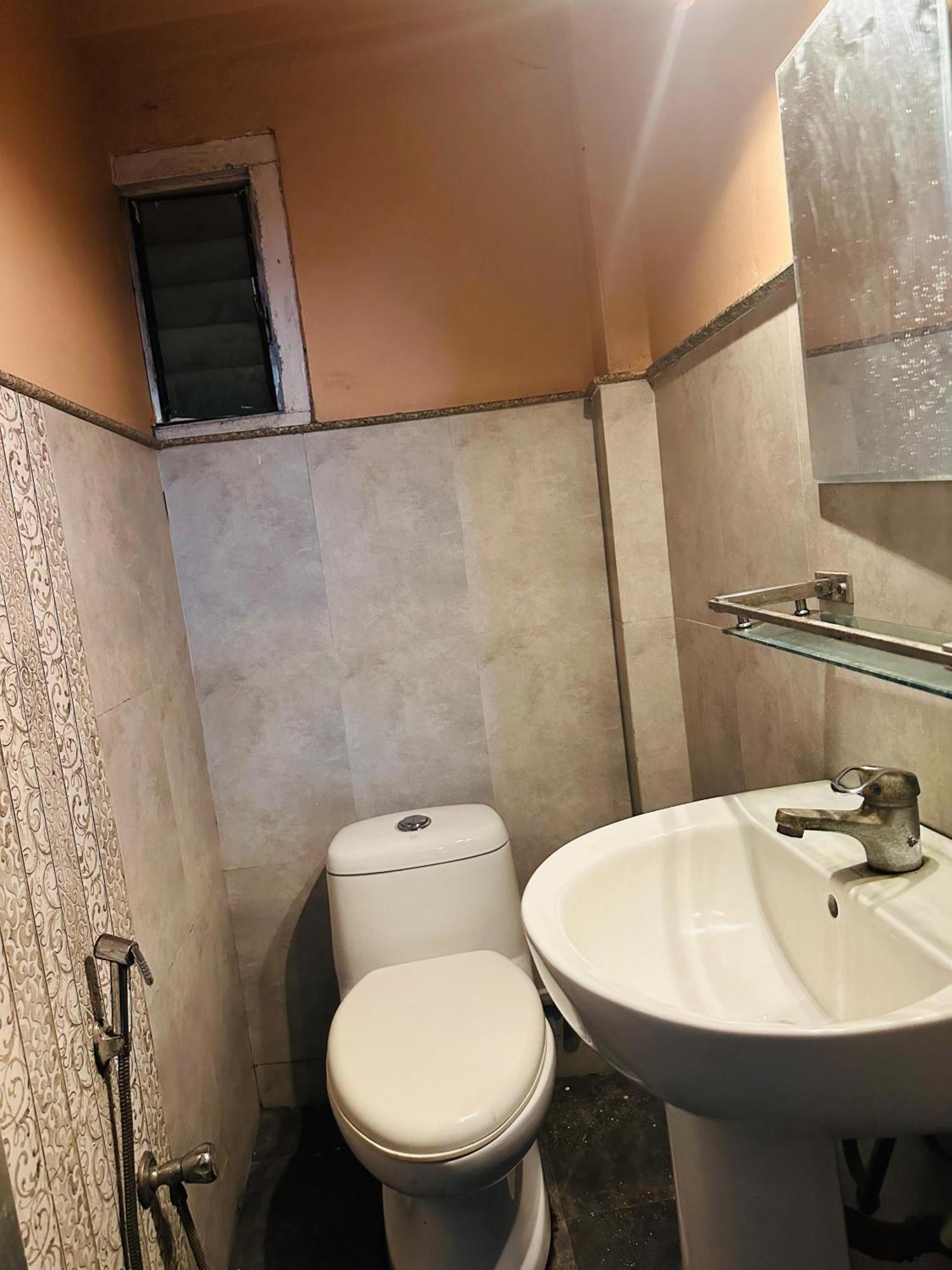 Hotel Travelers Home Катманду Екстериор снимка