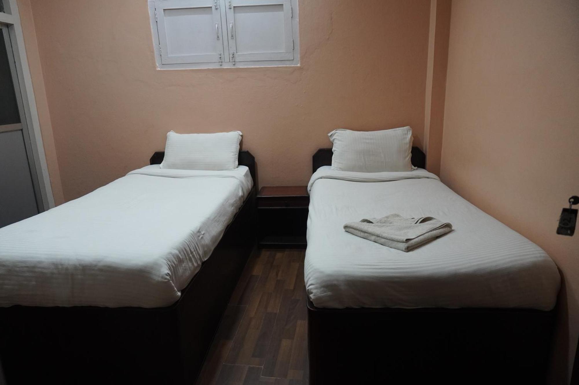 Hotel Travelers Home Катманду Екстериор снимка