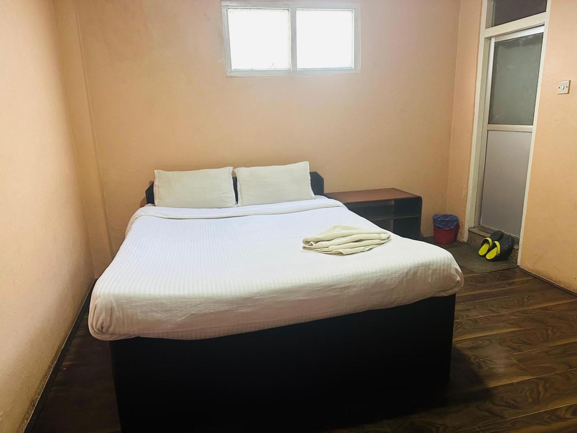 Hotel Travelers Home Катманду Екстериор снимка