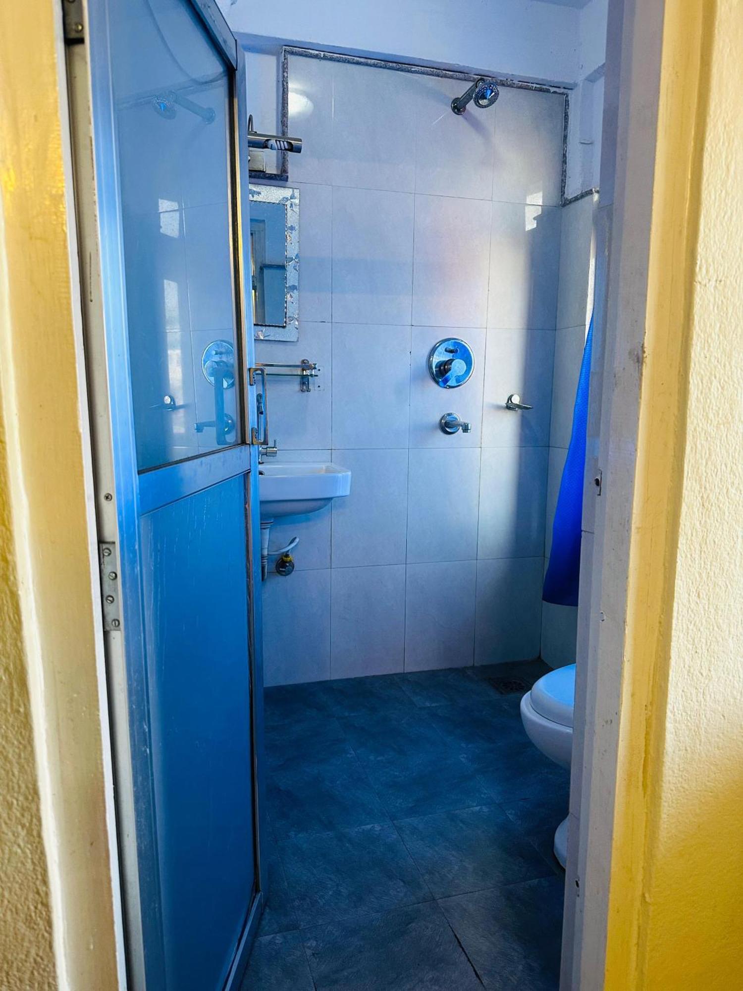 Hotel Travelers Home Катманду Екстериор снимка
