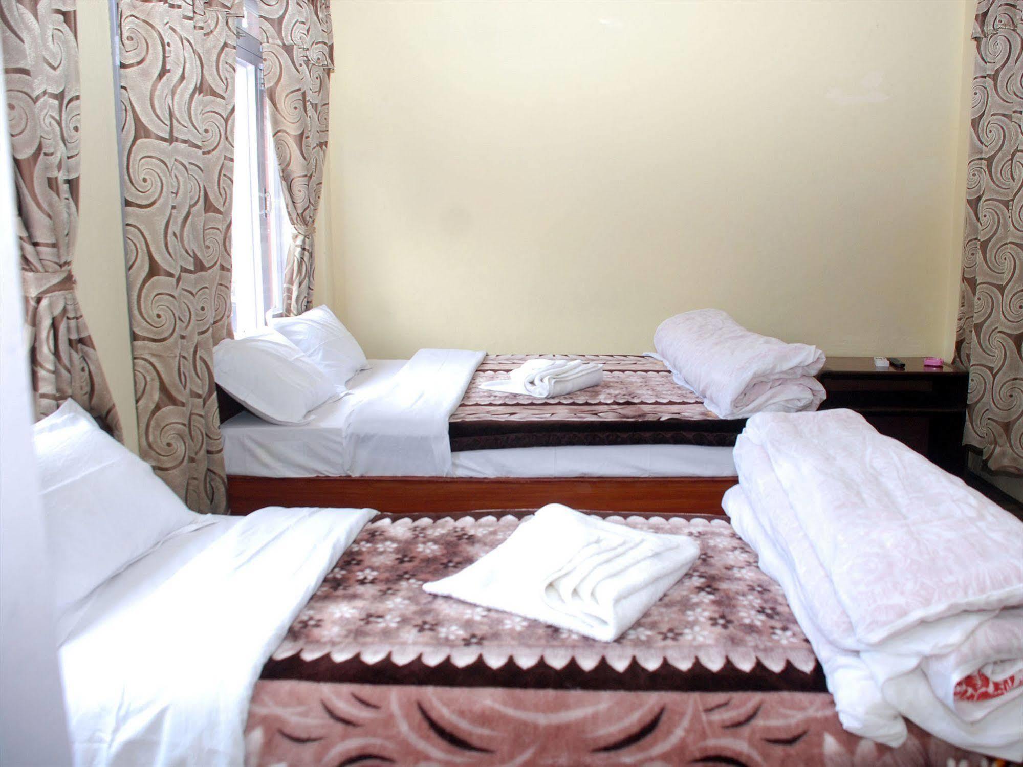 Hotel Travelers Home Катманду Екстериор снимка