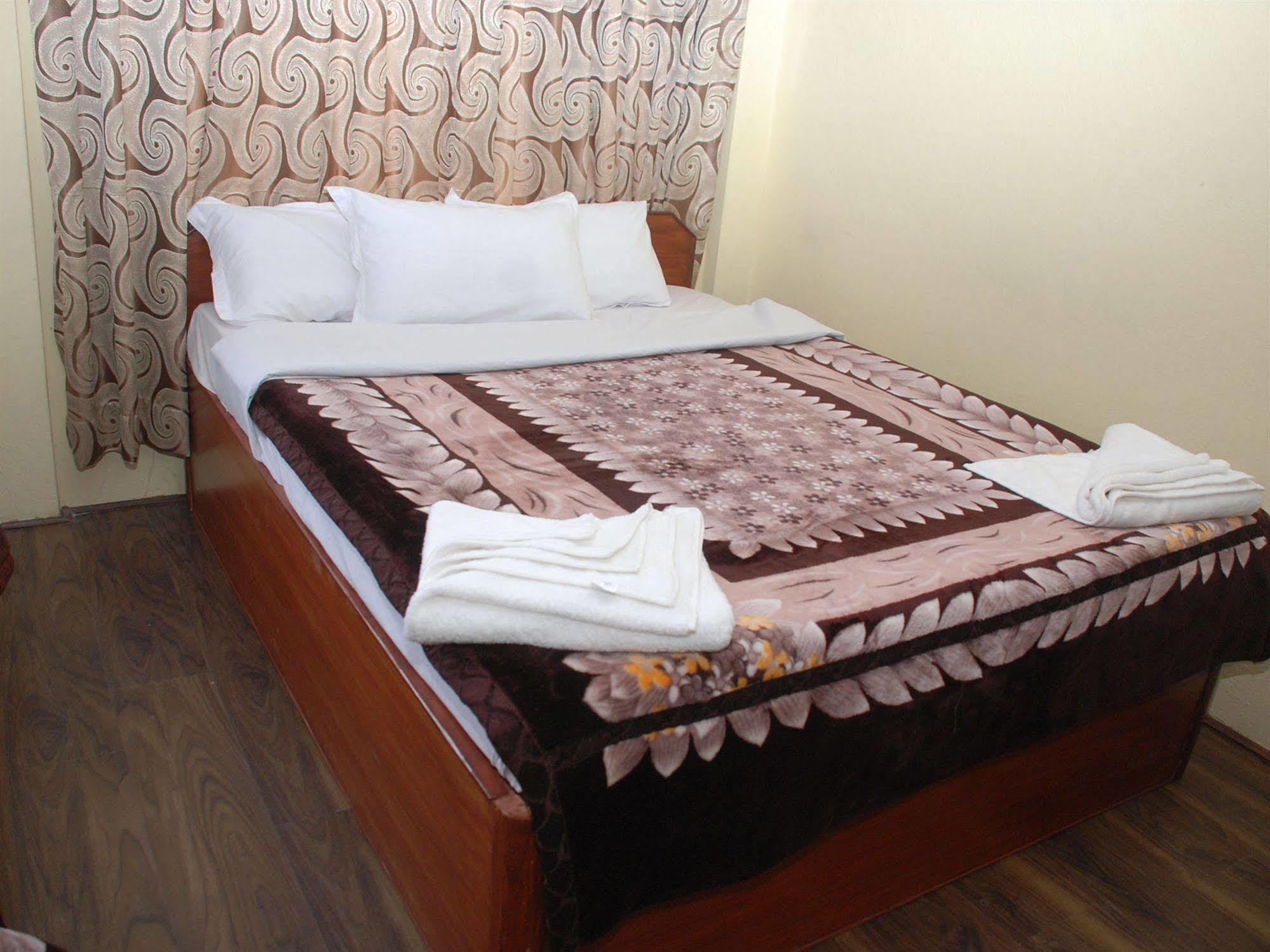 Hotel Travelers Home Катманду Екстериор снимка