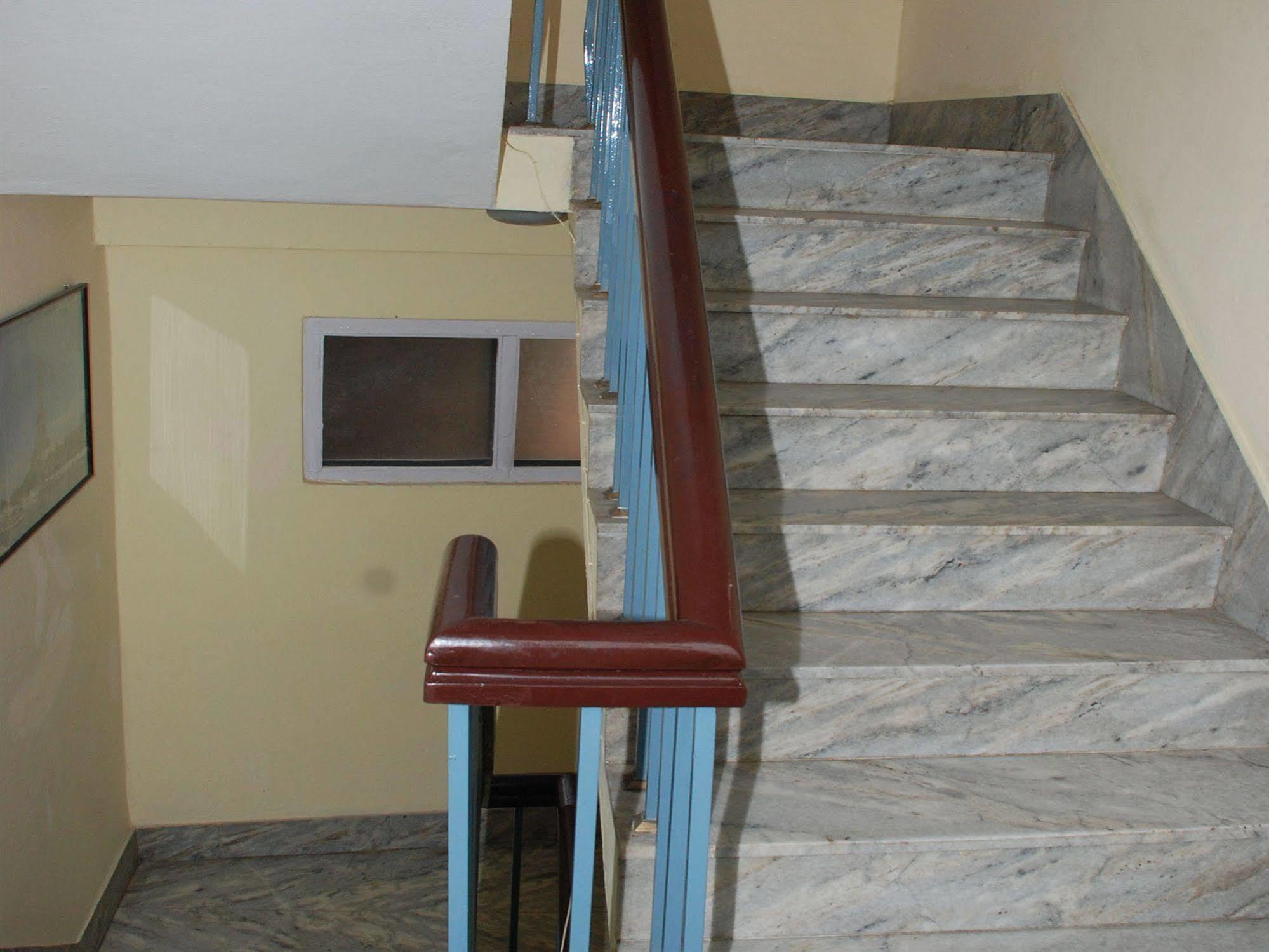 Hotel Travelers Home Катманду Екстериор снимка